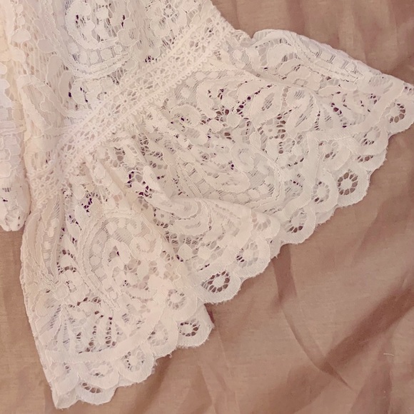 Coco + Jaimeson off shoulder lace Top NWT - Picture 14 of 16